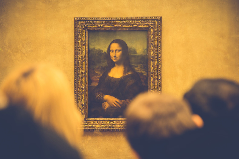 Louvre faits insolite