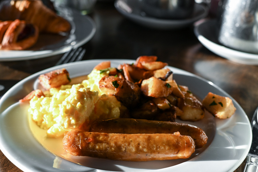 Petit-déjeuner buffet Château Montebello