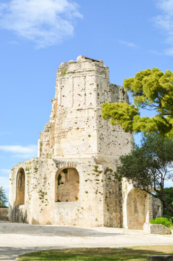 incontournables Nîmes Tour Magne