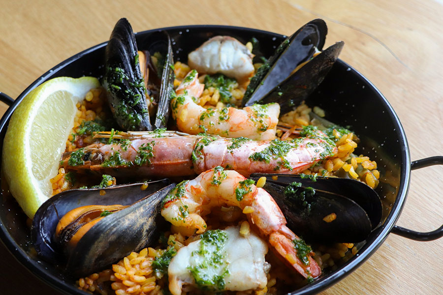 Ibéricos Time Out Market Montréal Paella